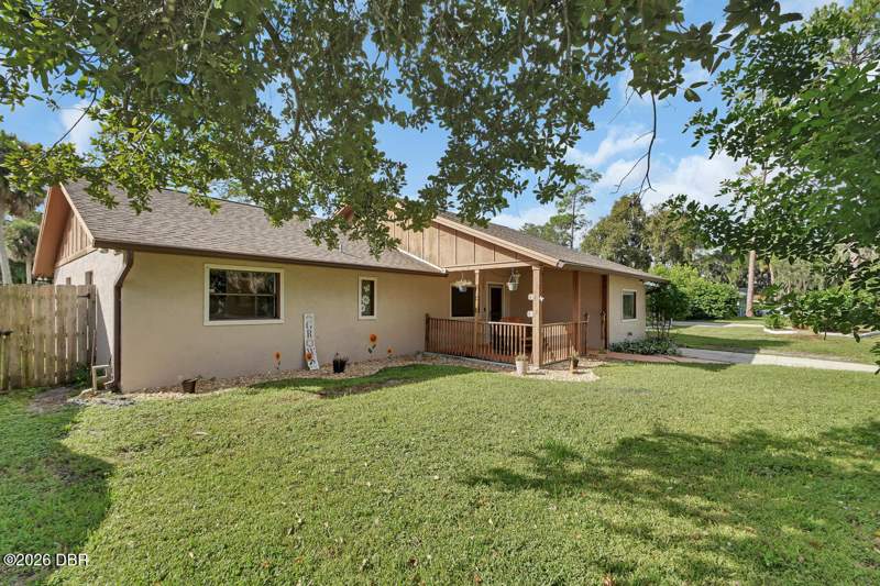 4 bedroom Single Family Residence at 583 Cambridge Circle, Oak Lea Village, South Daytona — photo 2