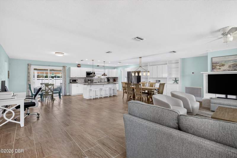 4 bedroom Single Family Residence at 341 Plaza Boulevard, Ortona, Daytona Beach — photo 2