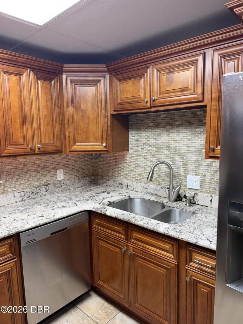 2 bedroom Condominium at 935 N Halifax Avenue #402, Bayshore Bath & Tennis Club Condo, Daytona Beach — photo 5