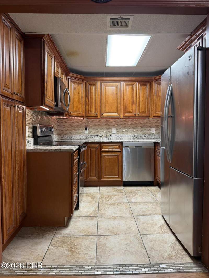 2 bedroom Condominium at 935 N Halifax Avenue #402, Bayshore Bath & Tennis Club Condo, Daytona Beach — photo 4