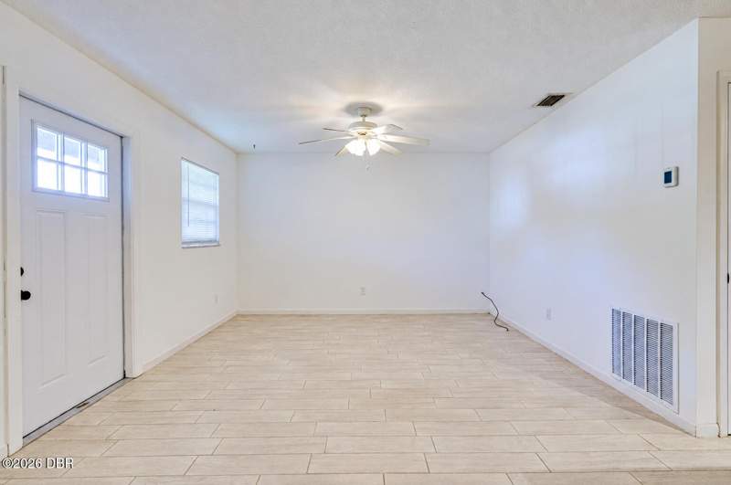 3 bedroom Single Family Residence at 437 Perdita Street, Pointer, Edgewater — photo 5