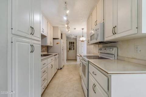 2921 Oceans Trace, Daytona Beach Shores FL - photo 6 of 44