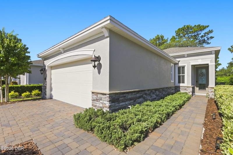 2 bedroom Single Family Residence at 177 Old Moss Circle, Victoria Gardens, DeLand — photo 2