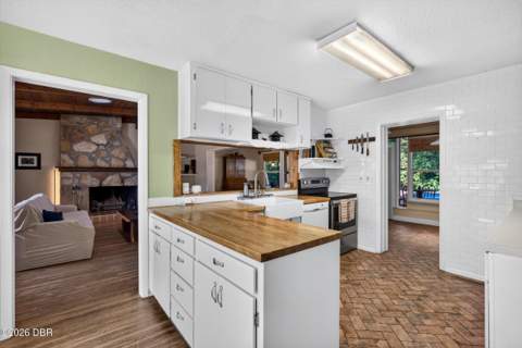 330 Coquina Avenue, Ormond Beach FL - photo 17 of 85