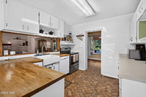 330 Coquina Avenue, Ormond Beach FL - photo 18 of 85