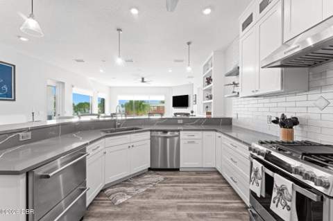 429 Columbus Avenue, New Smyrna Beach FL - photo 16 of 60