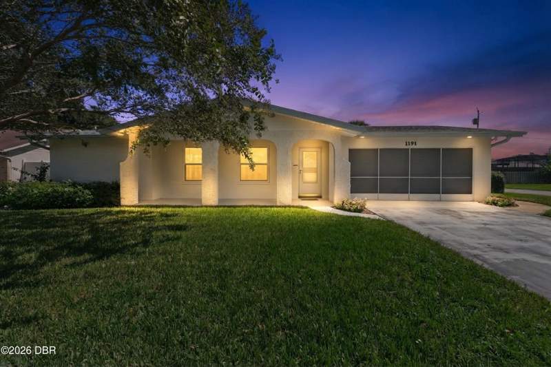 4 bedroom Single Family Residence at 1191 Peachtree Road, Fairway Estates, Daytona Beach — photo 2