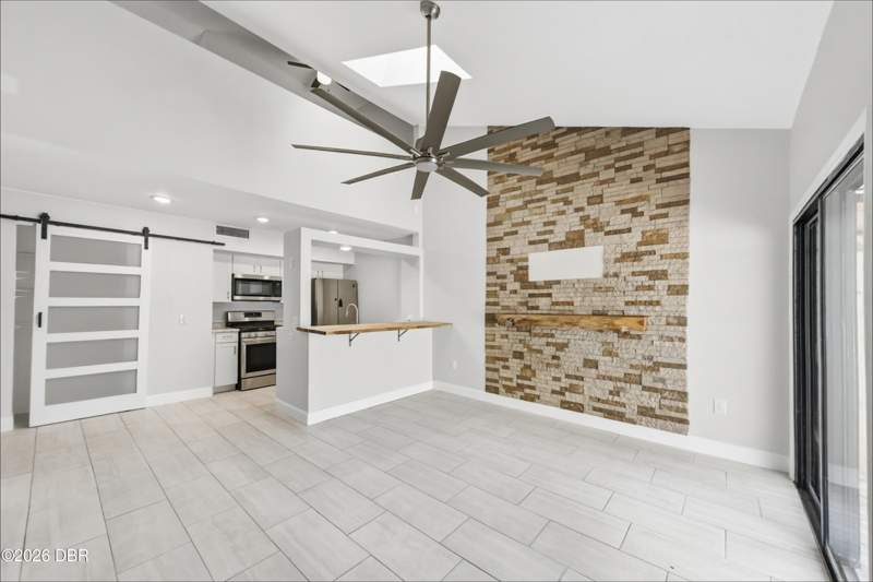 2 bedroom Townhouse at 101 N Hill Avenue #Unit 2, Other, DeLand — photo 3
