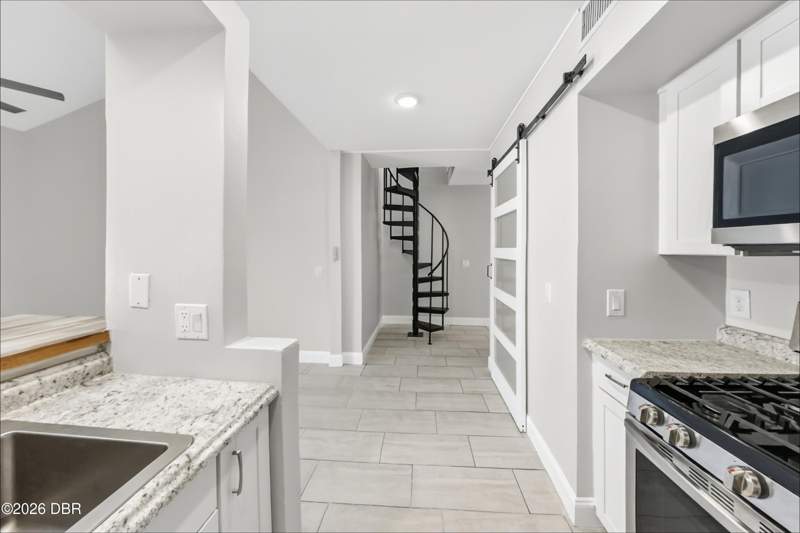 2 bedroom Townhouse at 101 N Hill Avenue #Unit 2, Other, DeLand — photo 5