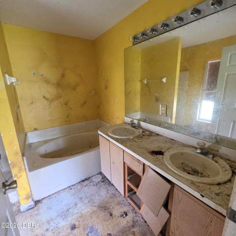 2408 Umbrella Tree Drive, Edgewater FL - photo 10 of 14