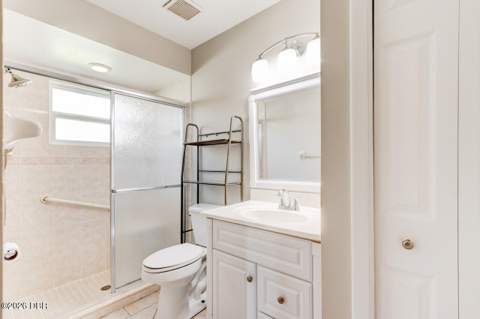 22 Laurel Oaks Circle, Ormond Beach FL - photo 11 of 26