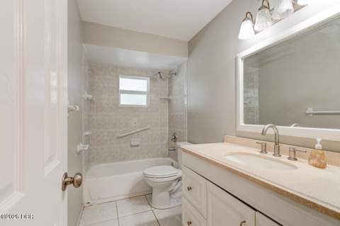 22 Laurel Oaks Circle, Ormond Beach FL - photo 12 of 26