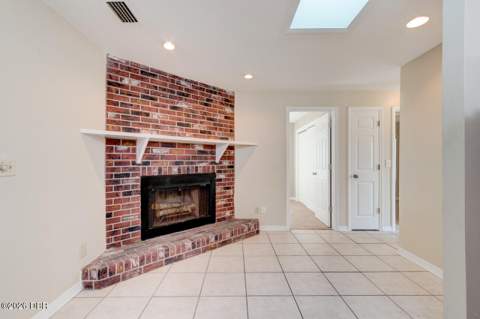 22 Laurel Oaks Circle, Ormond Beach FL - photo 14 of 26