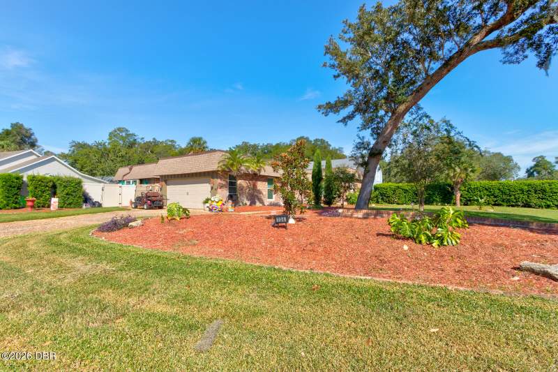 3 bedroom Single Family Residence at 104 Rio Pinar Drive, Tomoka Oaks, Ormond Beach — photo 4