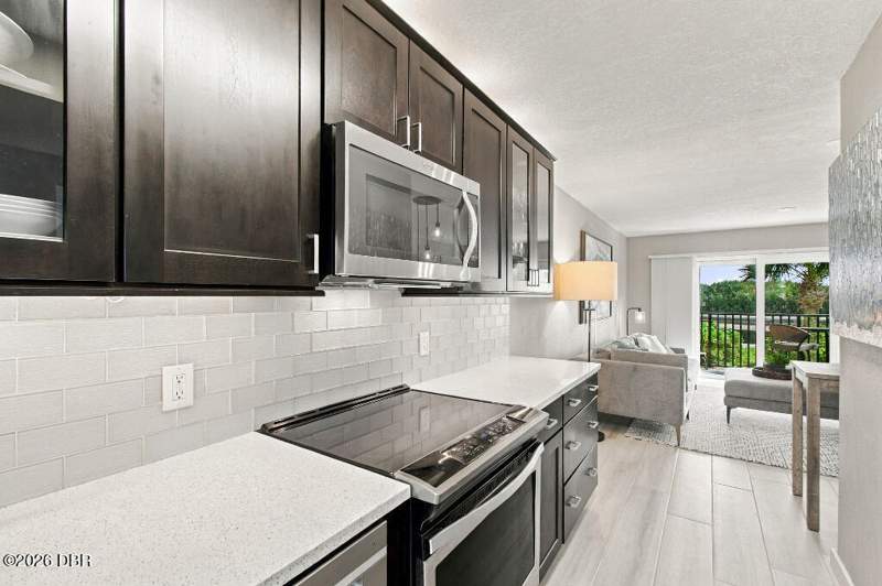 2 bedroom Condominium at 3170 Ocean Shore Boulevard #105, Seabridge North Condo, Ormond Beach — photo 4