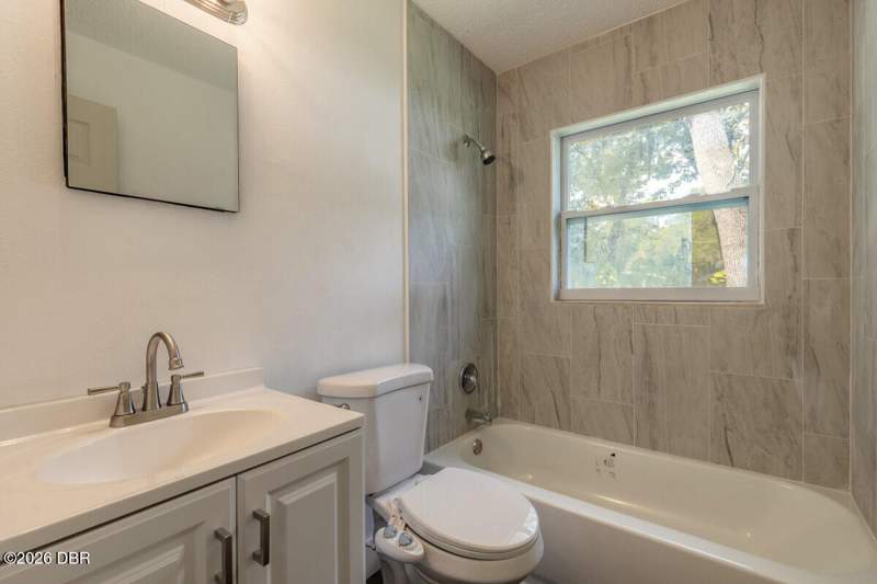 3 bedroom Single Family Residence at 149 Wildwood Avenue, Highland Shores, Edgewater — photo 4