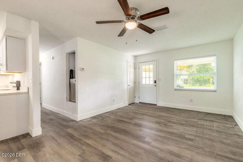 3 bedroom Single Family Residence at 149 Wildwood Avenue, Highland Shores, Edgewater — photo 5