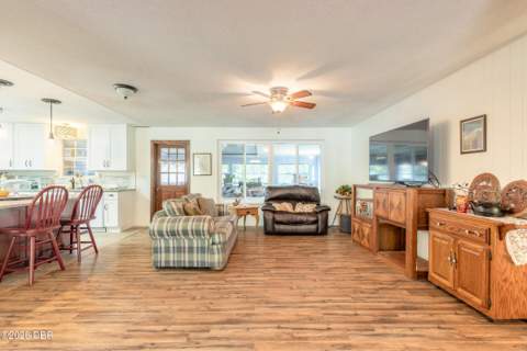 1225 Vine Street, Daytona Beach FL - photo 10 of 43