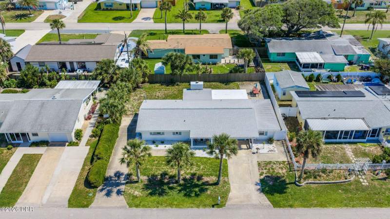 3 bedroom Single Family Residence at 24 Briggs Drive, Raymonde Shores, Ormond Beach — photo 2