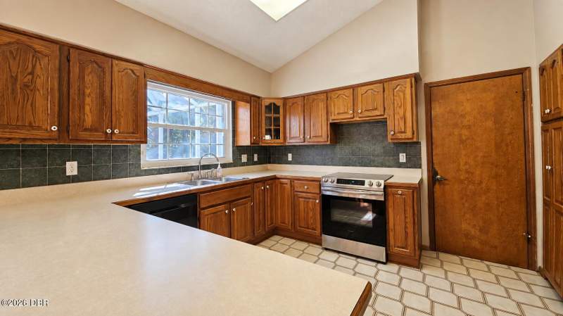 4 bedroom Single Family Residence at 6217 Shoreline Drive, Spruce Creek Estates, Port Orange — photo 5