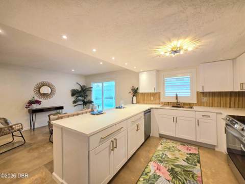 114 Marlin Drive, Ormond Beach FL - photo 14 of 36