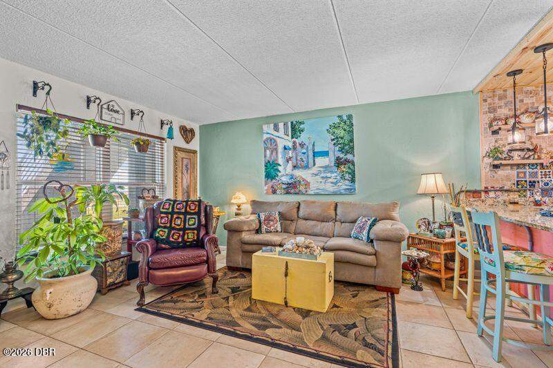 1 bedroom Condominium at 2250 Ocean Shore Boulevard #1020, Oceanside Condo, Ormond Beach — photo 3