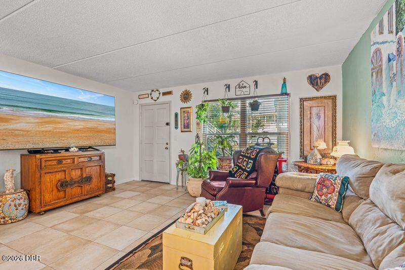 1 bedroom Condominium at 2250 Ocean Shore Boulevard #1020, Oceanside Condo, Ormond Beach — photo 4