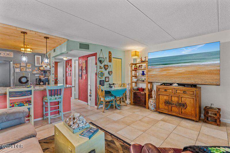 1 bedroom Condominium at 2250 Ocean Shore Boulevard #1020, Oceanside Condo, Ormond Beach — photo 5