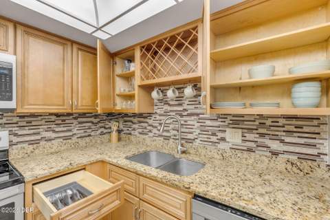 2625 S Atlantic Avenue #21NE, Daytona Beach Shores FL - photo 24 of 61