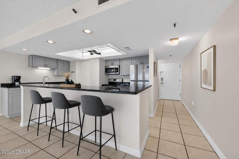 2 bedroom Condominium at 1513 Ocean Shore Boulevard #11C, Ormondy Condo, Ormond Beach — photo 3