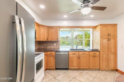 879 W Coquina Drive, Daytona Beach FL - photo 14 of 42
