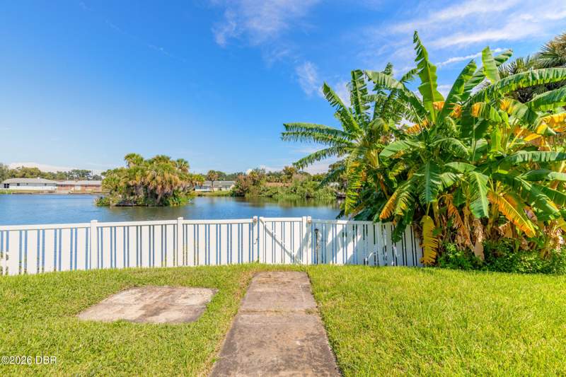 3 bedroom Single Family Residence at 879 W Coquina Drive, Beverly Hills, Daytona Beach — photo 2