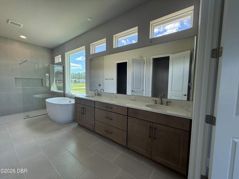 4 bedroom Single Family Residence at 9 New Castle Lane, Plantation Bay, Ormond Beach — photo 5