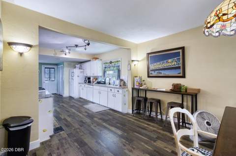 416 N Peninsula Drive, Daytona Beach FL - photo 9 of 45
