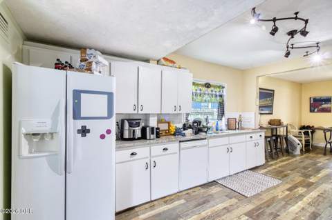 416 N Peninsula Drive, Daytona Beach FL - photo 11 of 45