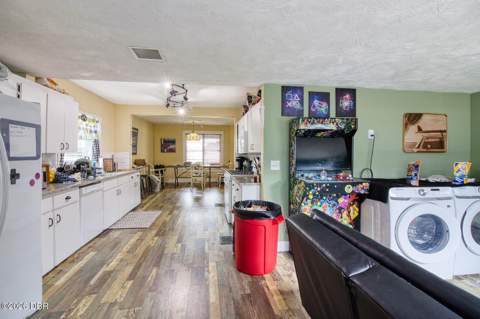 416 N Peninsula Drive, Daytona Beach FL - photo 13 of 45