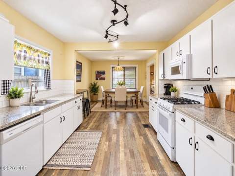 416 N Peninsula Drive, Daytona Beach FL - photo 16 of 45
