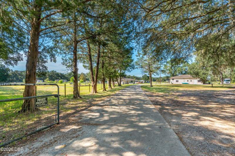 6 bedroom Single Family Residence at 870 County Road 65, Bunnell, Bunnell — photo 3