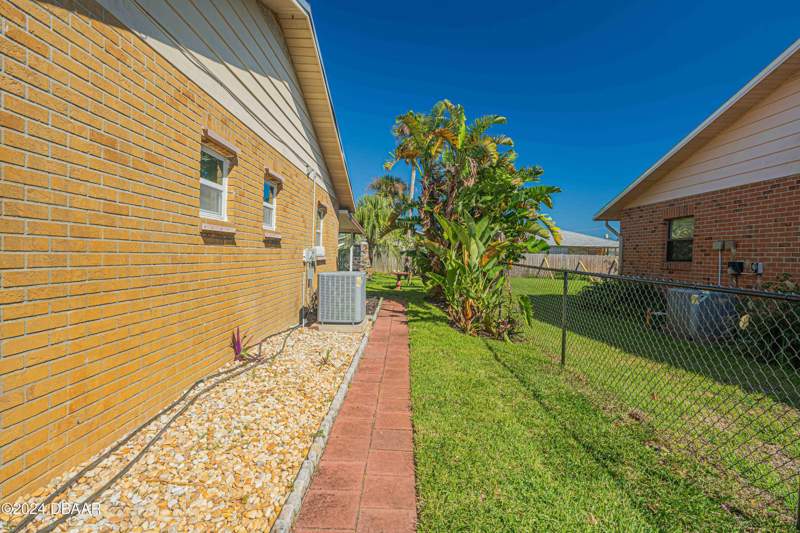 2 bedroom Single Family Residence at 25 Laughing Gull Lane, Pelican Cove, Edgewater — photo 5