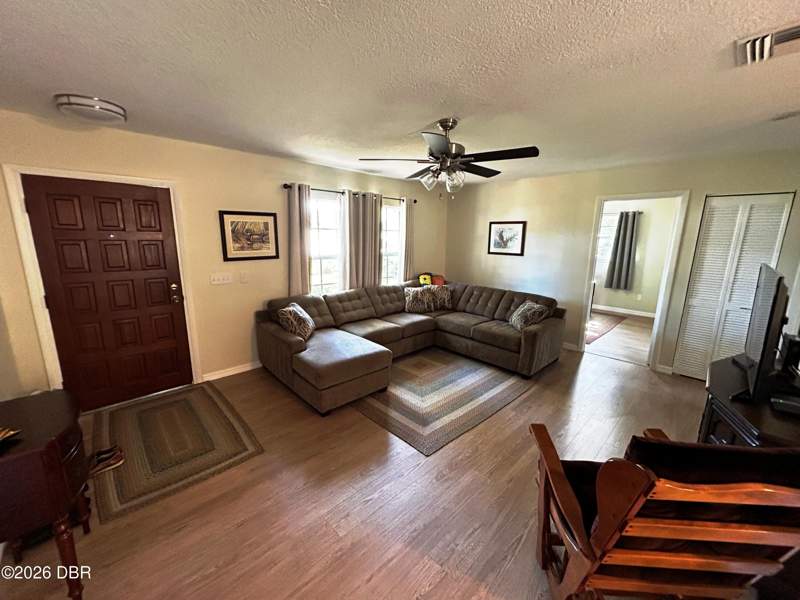 3 bedroom Single Family Residence at 700 Swarthmore Road, Not on the List, DeLand — photo 2