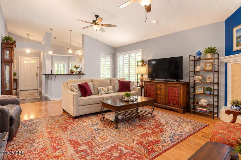 2 bedroom Single Family Residence at 6 Oak Village Drive, Reflections Village, Ormond Beach — photo 2