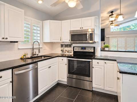 6 Oak Village Drive, Ormond Beach FL - photo 13 of 44