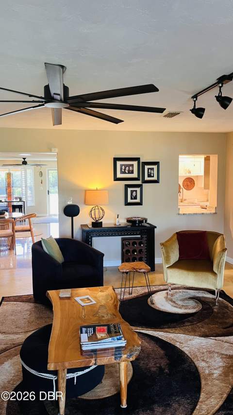 527 S Peninsula Avenue, New Smyrna Beach FL - photo 8 of 24