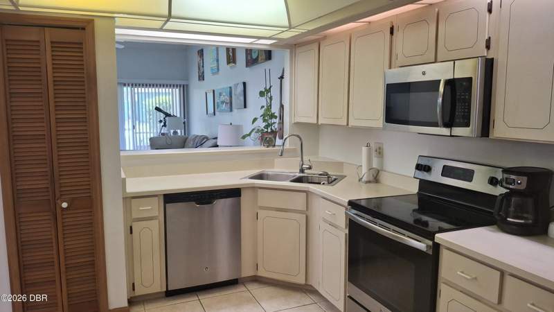 2 bedroom Townhouse at 960 S Lakewood Terrace #B, Countryside, Port Orange — photo 4