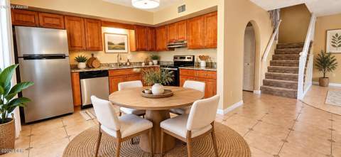 2086 Oak Meadow Circle, South Daytona FL - photo 9 of 27