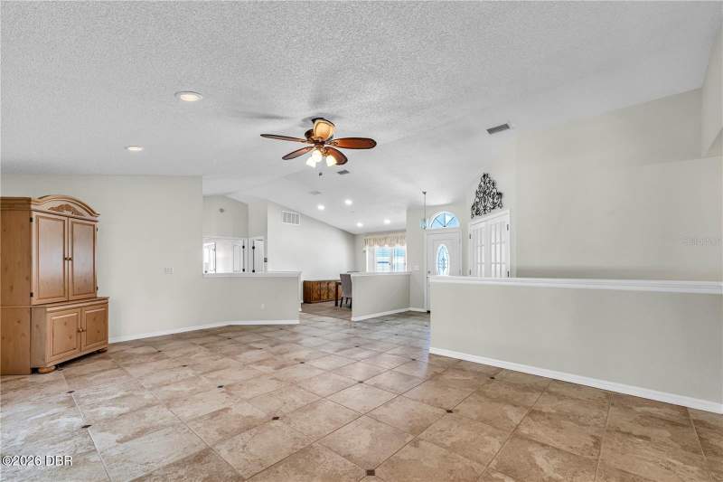 3 bedroom Single Family Residence at 6158 Half Moon Drive, Not on the List, Port Orange — photo 3