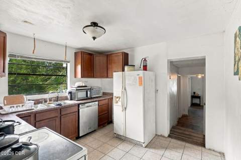 137 Dix Avenue, Ormond Beach FL - photo 6 of 33