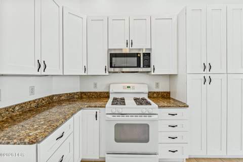 122 San Remo Drive, Edgewater FL - photo 7 of 29