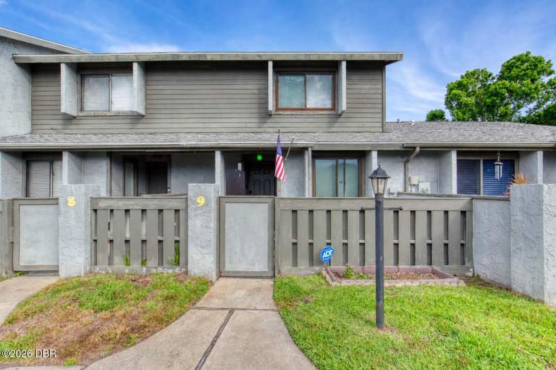 2 bedroom Townhouse at 210 Lemon Tree Lane #9, Lakes Of Pine Run Condo, Ormond Beach — photo 4