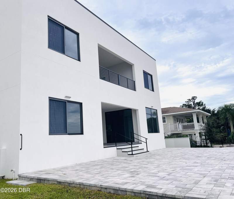 5 bedroom Single Family Residence at 2115 N Halifax Avenue, Ortona North, Daytona Beach — photo 4